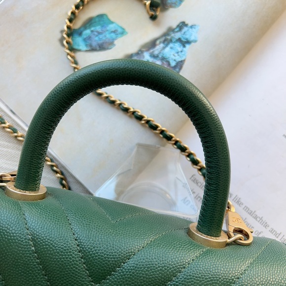 Chanel Small Coco Handle Caviar Bag Green - Picture 2 of 10